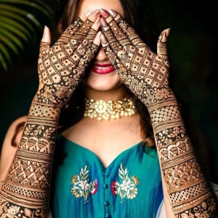 Mehndi Design by the Best Mehndi Designer in Shivaji Nagar, UP