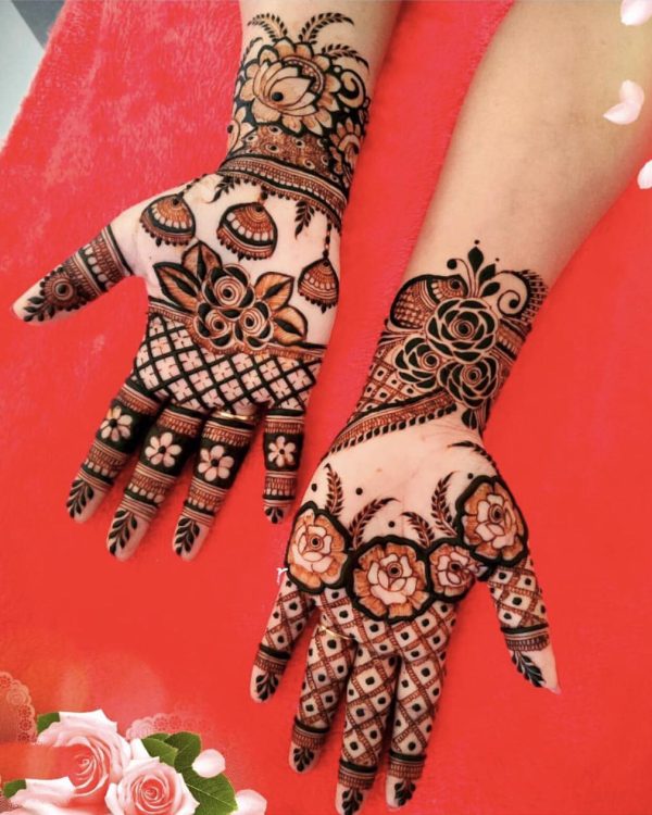 In this image you can see a madhubani mehndi design by one of the best madhubani mehndi designer in jhansi, Vijay Mehndi Art & Permanent Tattoo Art